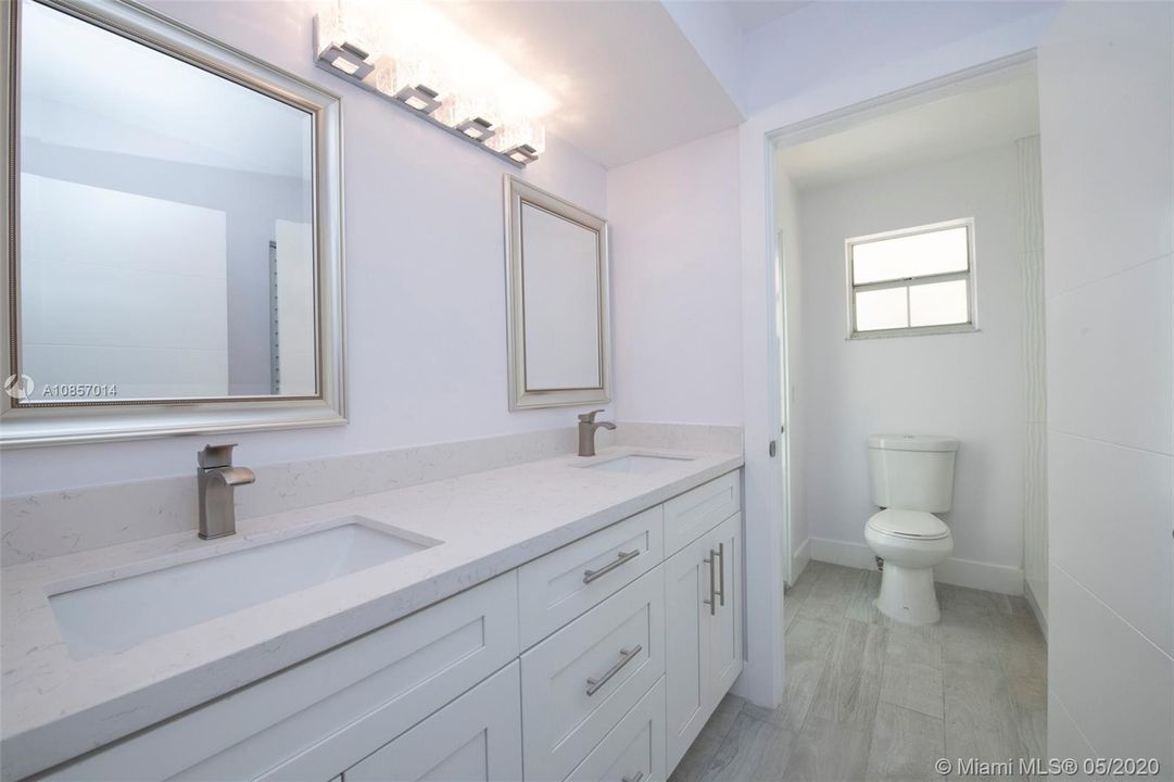 Vendido Recientemente: $549,000 (4 camas, 2 baños, 2541 Pies cuadrados)