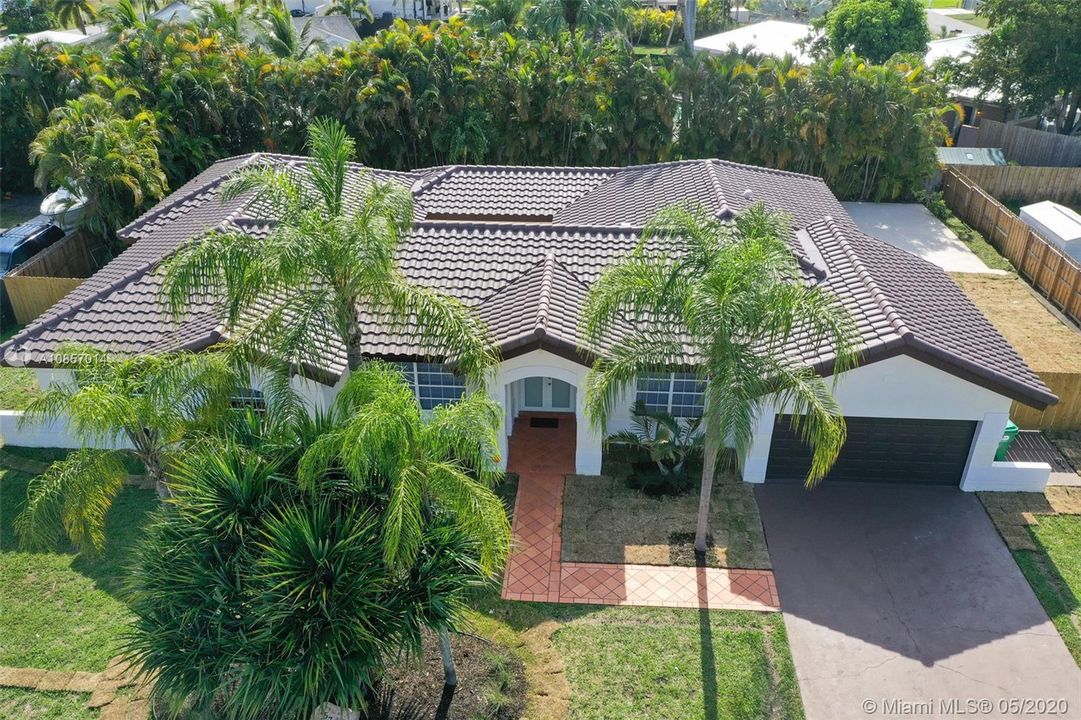 Vendido Recientemente: $549,000 (4 camas, 2 baños, 2541 Pies cuadrados)