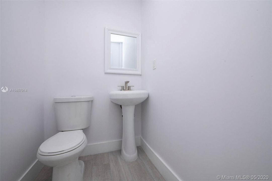 Vendido Recientemente: $549,000 (4 camas, 2 baños, 2541 Pies cuadrados)