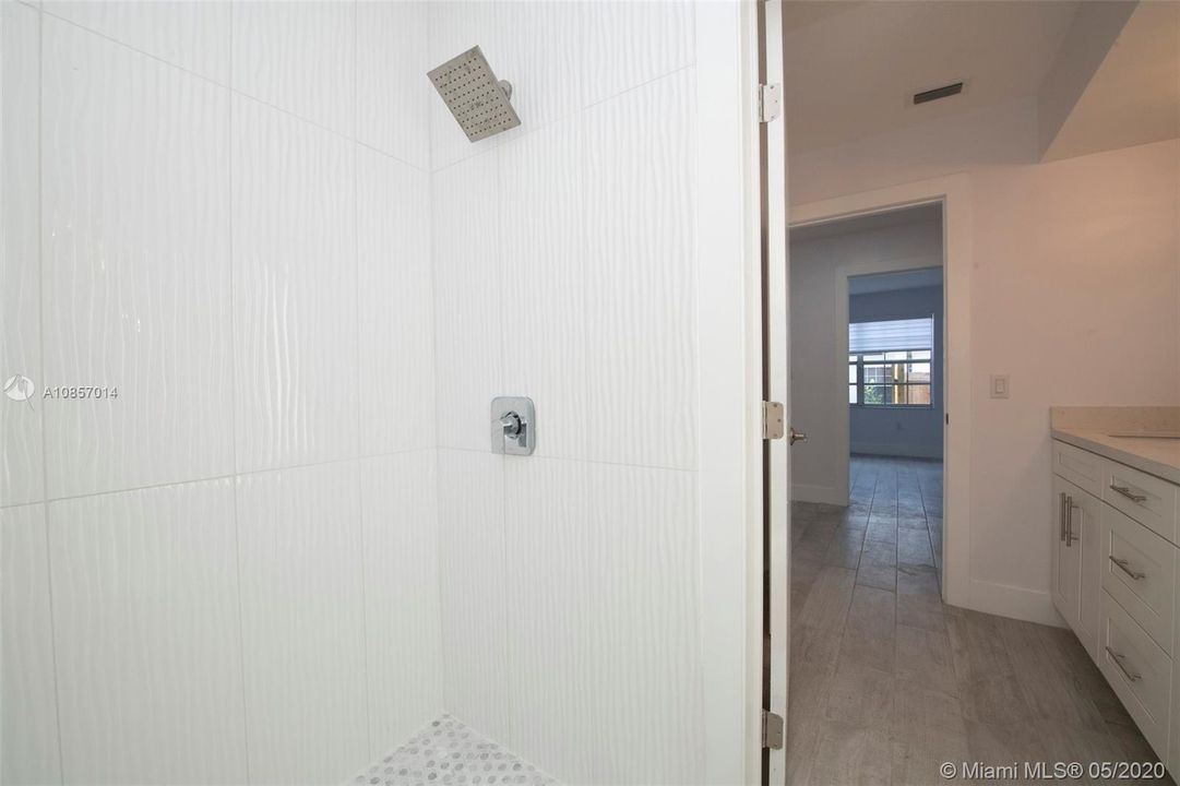 Vendido Recientemente: $549,000 (4 camas, 2 baños, 2541 Pies cuadrados)