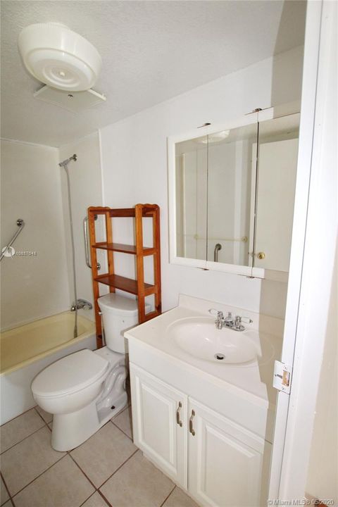Recently Sold: $105,000 (3 beds, 2 baths, 1248 Square Feet)