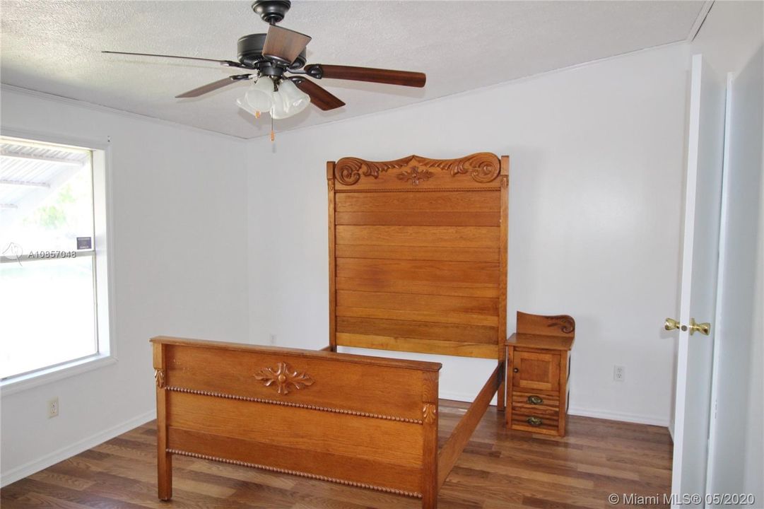 Recently Sold: $105,000 (3 beds, 2 baths, 1248 Square Feet)