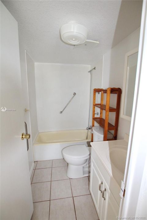 Recently Sold: $105,000 (3 beds, 2 baths, 1248 Square Feet)