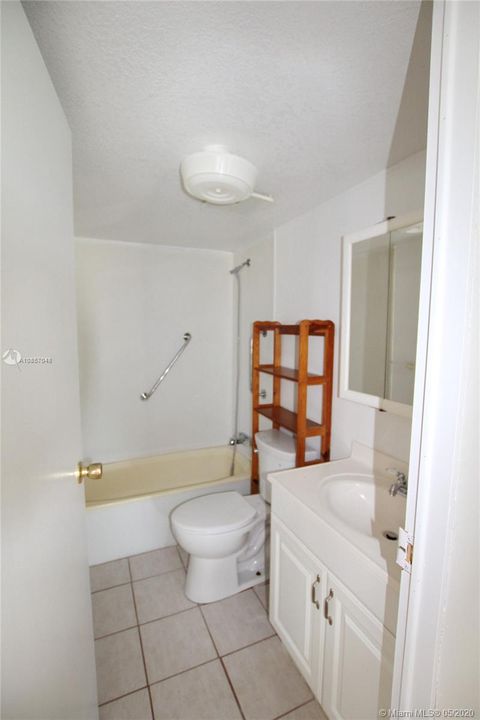Recently Sold: $105,000 (3 beds, 2 baths, 1248 Square Feet)