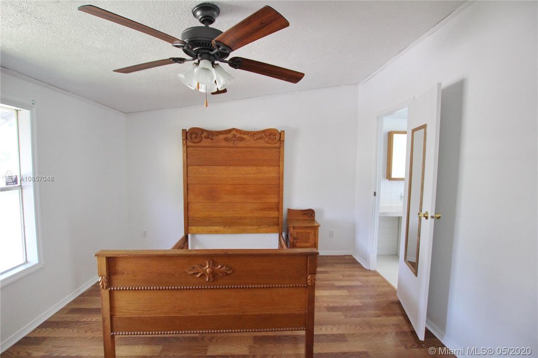 Recently Sold: $105,000 (3 beds, 2 baths, 1248 Square Feet)