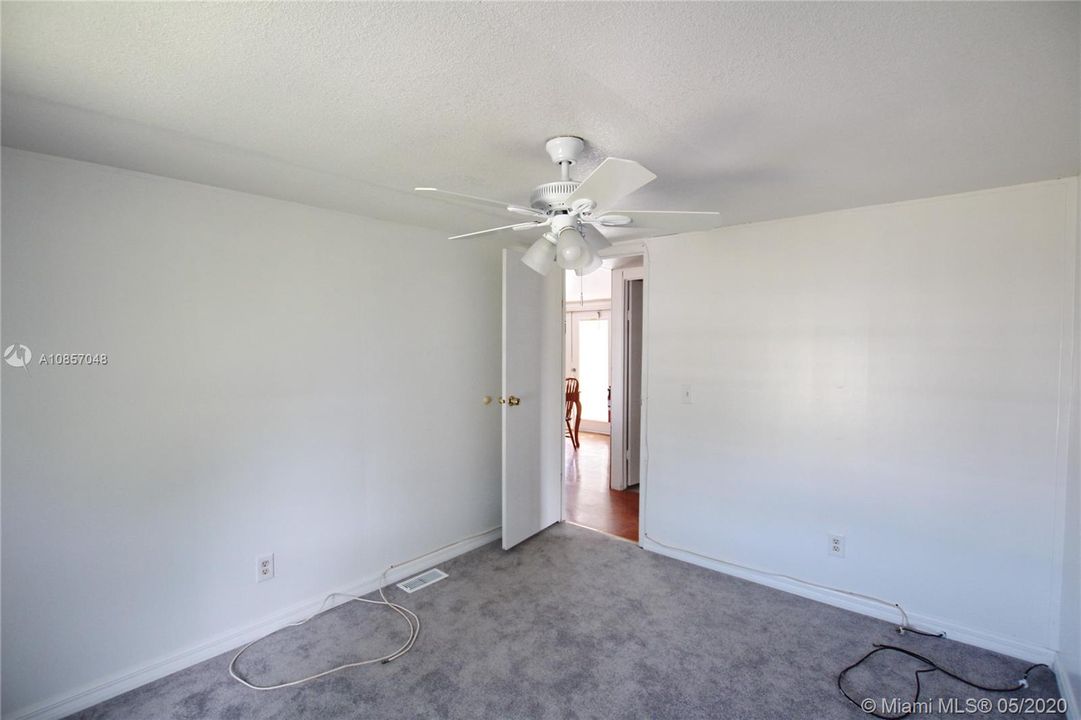 Recently Sold: $105,000 (3 beds, 2 baths, 1248 Square Feet)