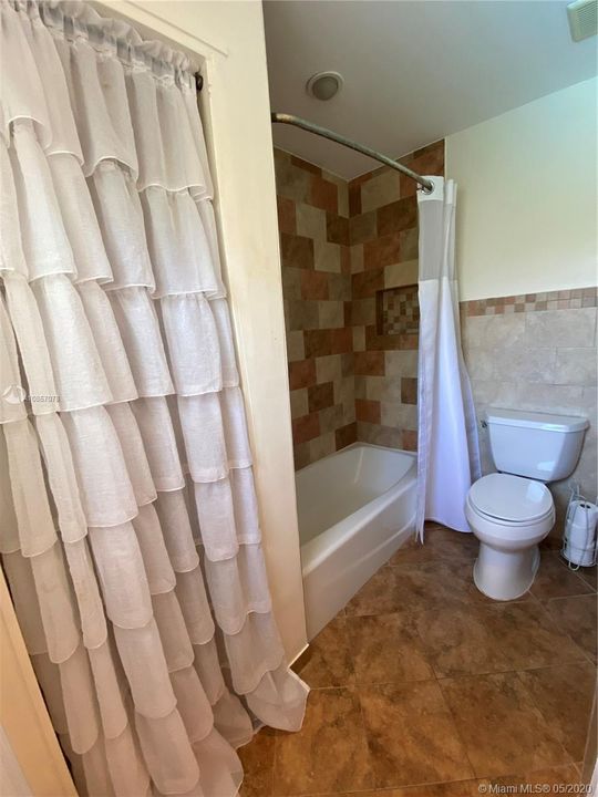 Recently Sold: $450,000 (3 beds, 2 baths, 2112 Square Feet)