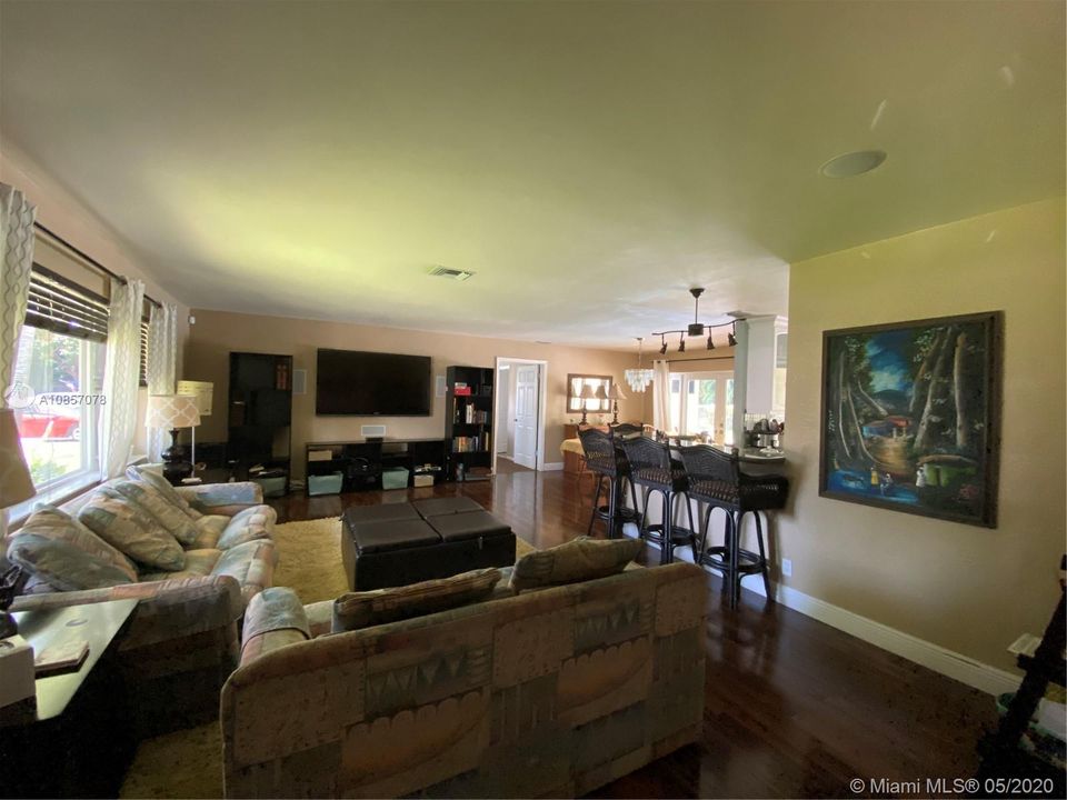 Recently Sold: $450,000 (3 beds, 2 baths, 2112 Square Feet)