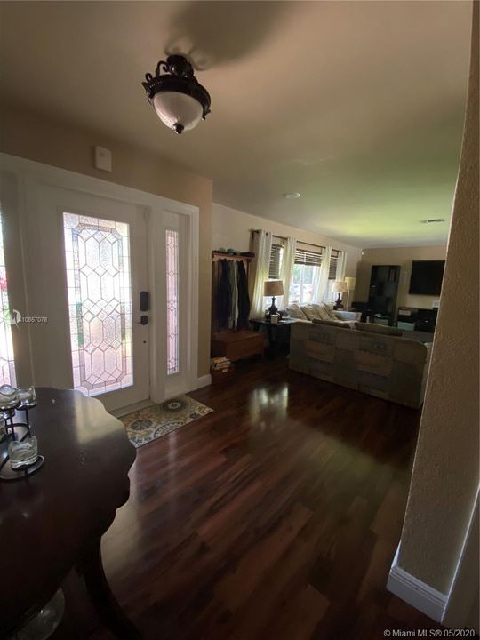 Recently Sold: $450,000 (3 beds, 2 baths, 2112 Square Feet)
