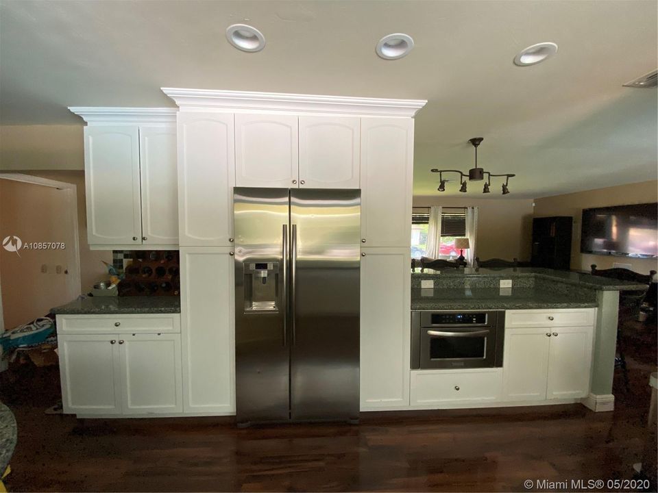 Recently Sold: $450,000 (3 beds, 2 baths, 2112 Square Feet)