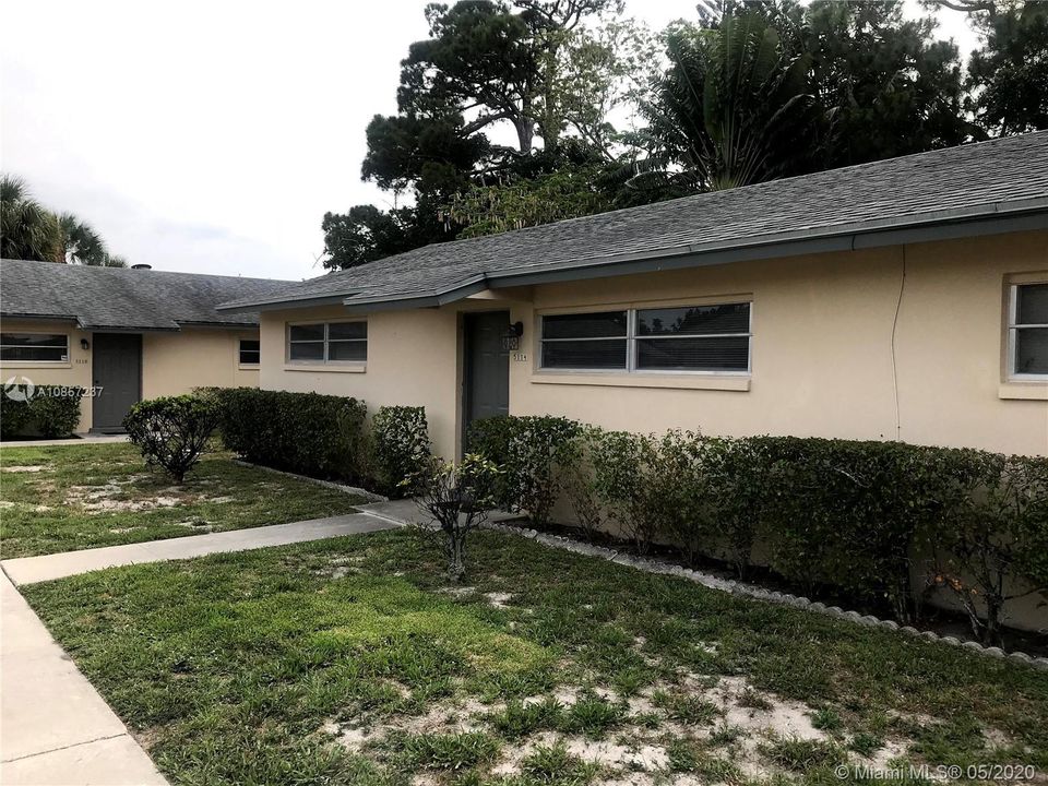 Recently Sold: $119,900 (2 beds, 1 baths, 915 Square Feet)
