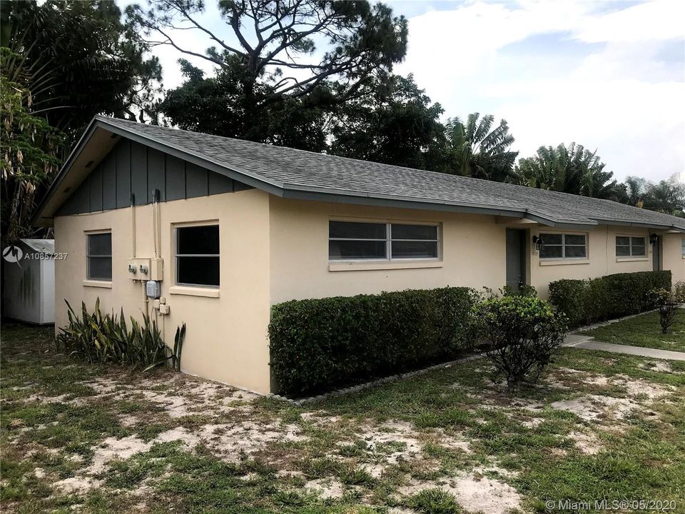 Recently Sold: $119,900 (2 beds, 1 baths, 915 Square Feet)