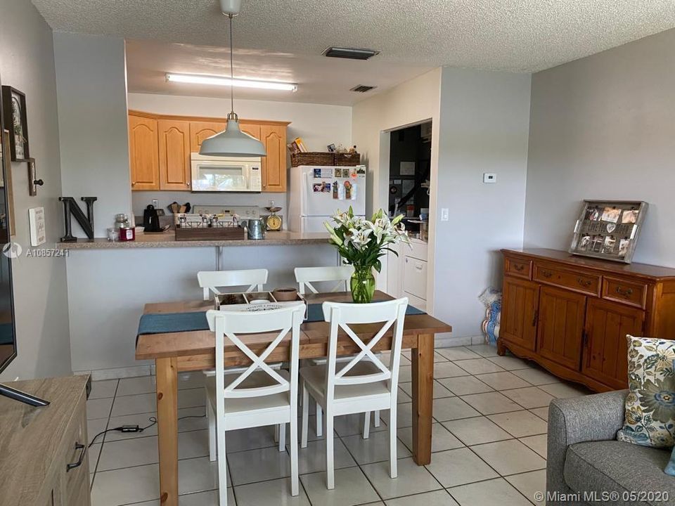 Recently Sold: $179,900 (2 beds, 2 baths, 856 Square Feet)