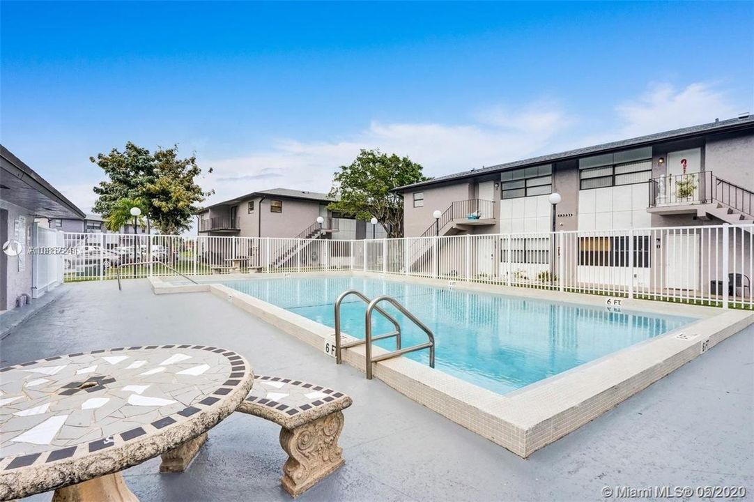 Recently Sold: $179,900 (2 beds, 2 baths, 856 Square Feet)