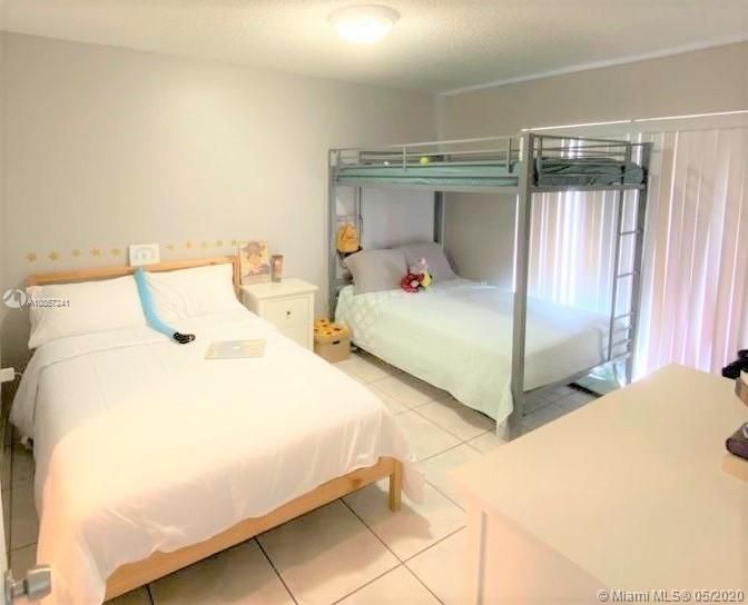 Recently Sold: $179,900 (2 beds, 2 baths, 856 Square Feet)