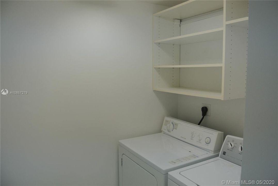Recientemente alquilado: $2,600 (2 camas, 2 baños, 1610 Pies cuadrados)