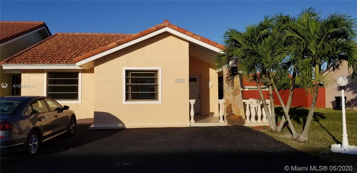 Recently Rented: $1,950 (3 beds, 2 baths, 1346 Square Feet)