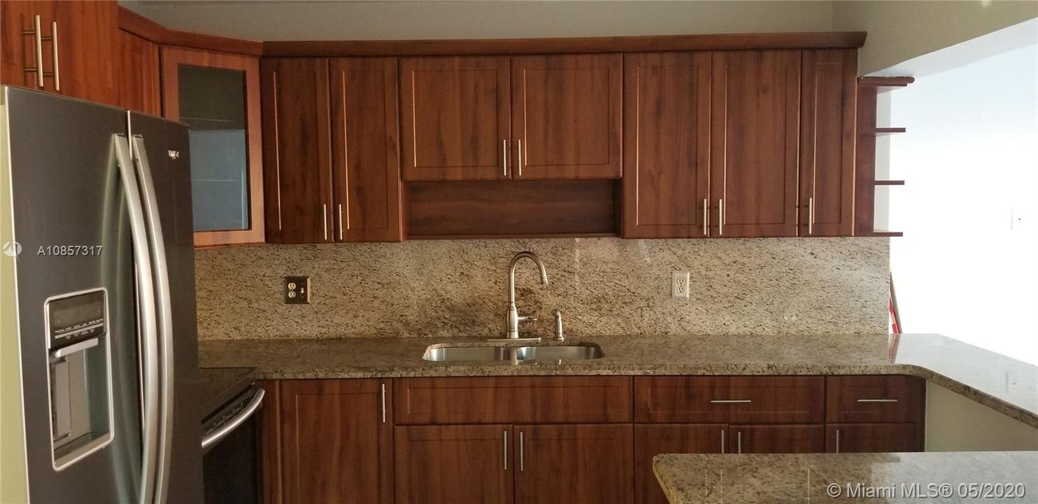 Recently Rented: $1,950 (3 beds, 2 baths, 1346 Square Feet)