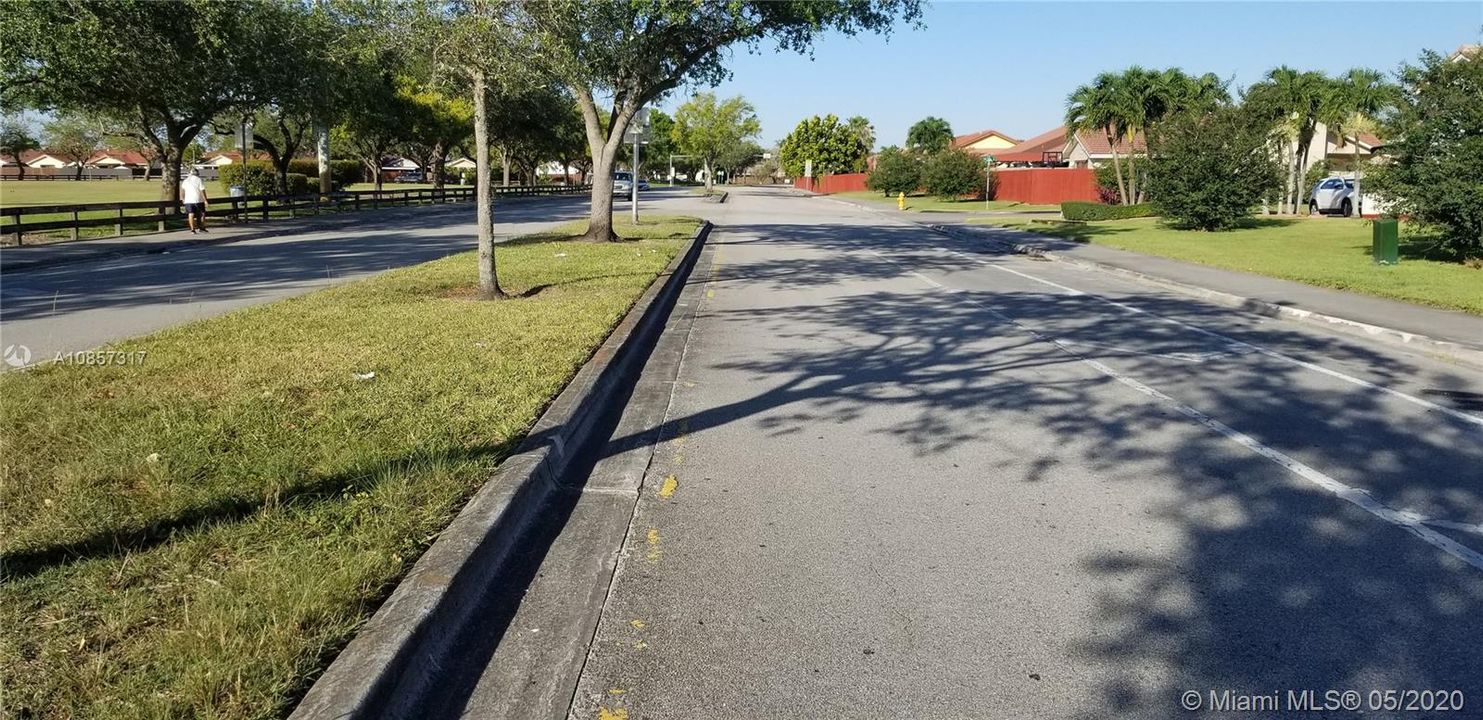 Recently Rented: $1,950 (3 beds, 2 baths, 1346 Square Feet)