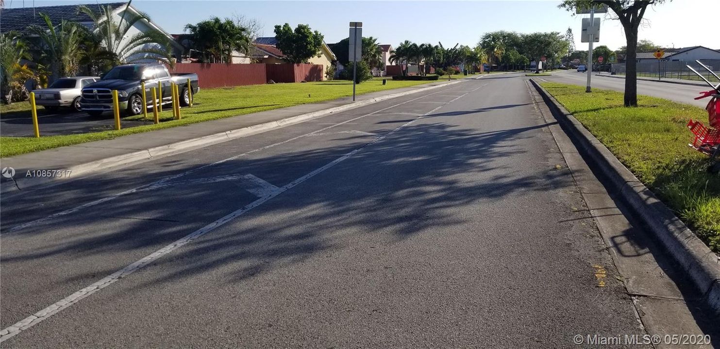 Recently Rented: $1,950 (3 beds, 2 baths, 1346 Square Feet)