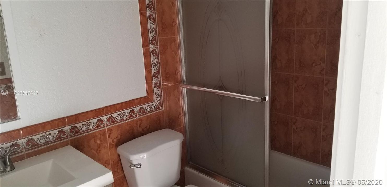 Recently Rented: $1,950 (3 beds, 2 baths, 1346 Square Feet)