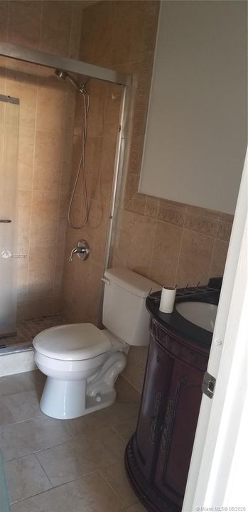 Recently Rented: $1,950 (3 beds, 2 baths, 1346 Square Feet)