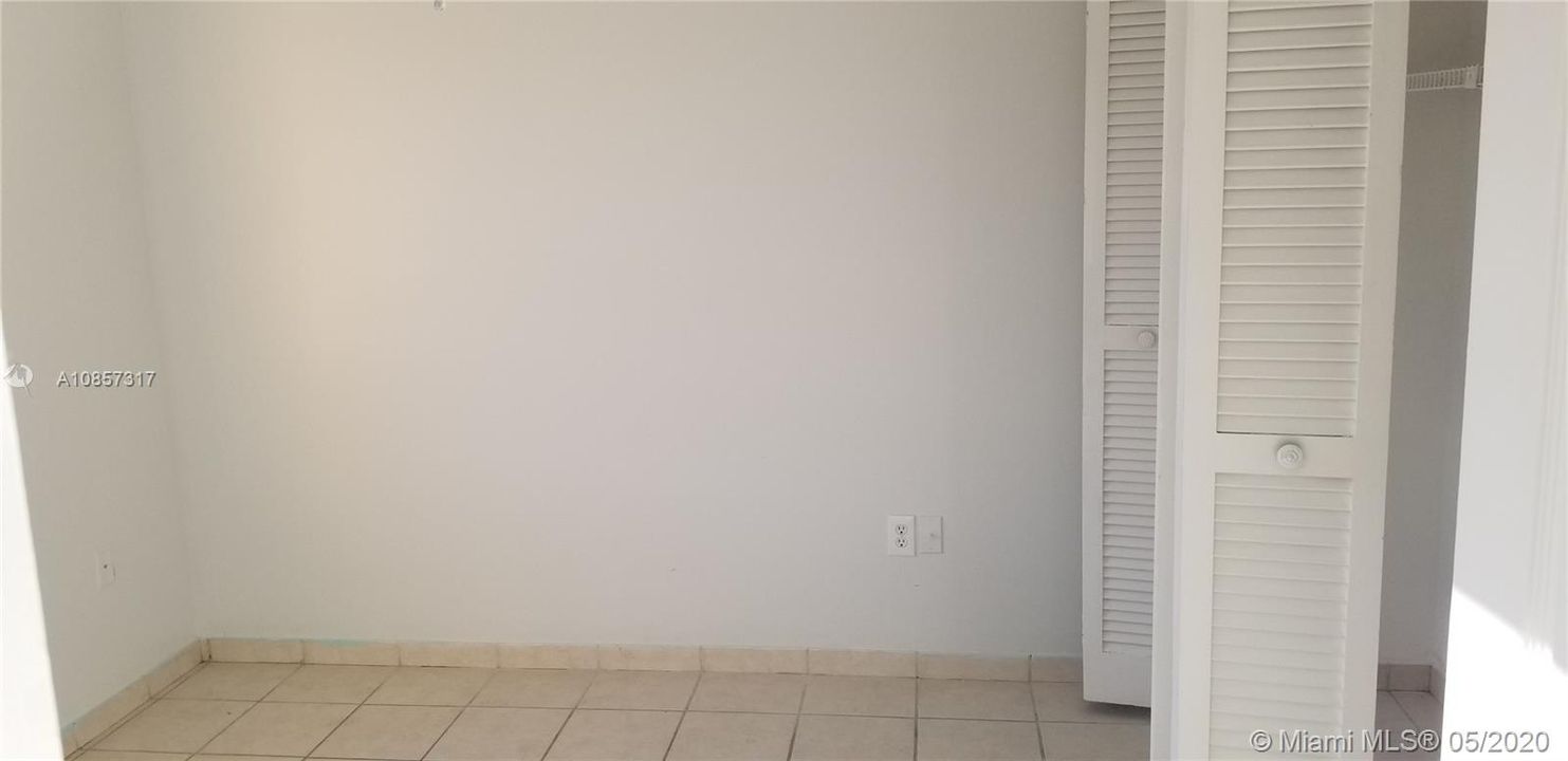 Recently Rented: $1,950 (3 beds, 2 baths, 1346 Square Feet)