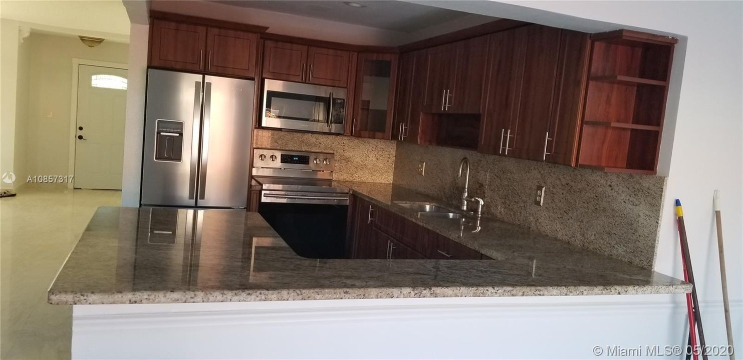 Recently Rented: $1,950 (3 beds, 2 baths, 1346 Square Feet)