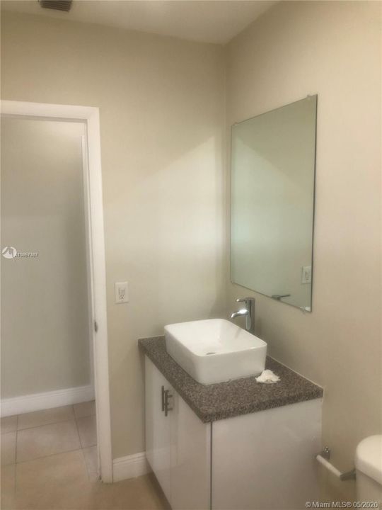 Recientemente alquilado: $1,900 (3 camas, 2 baños, 1154 Pies cuadrados)
