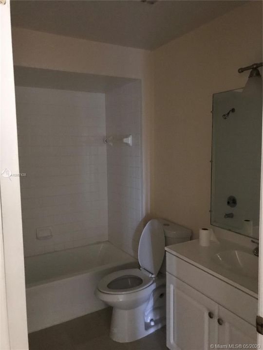 Recently Rented: $1,250 (1 beds, 1 baths, 757 Square Feet)