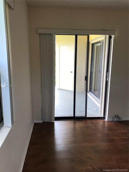 Recently Rented: $1,250 (1 beds, 1 baths, 757 Square Feet)