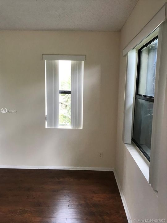 Recently Rented: $1,250 (1 beds, 1 baths, 757 Square Feet)