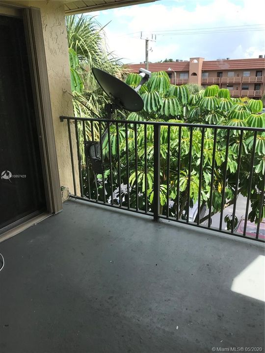 Recently Rented: $1,250 (1 beds, 1 baths, 757 Square Feet)