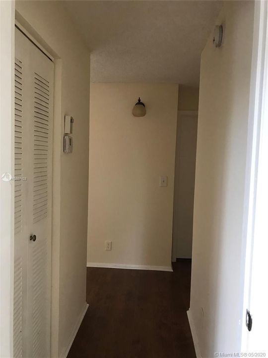 Recently Rented: $1,250 (1 beds, 1 baths, 757 Square Feet)