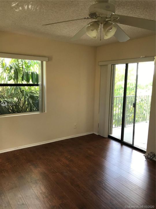 Recently Rented: $1,250 (1 beds, 1 baths, 757 Square Feet)