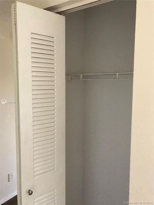 Recently Rented: $1,250 (1 beds, 1 baths, 757 Square Feet)