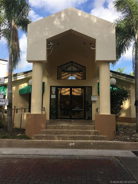 Recently Rented: $1,250 (1 beds, 1 baths, 757 Square Feet)