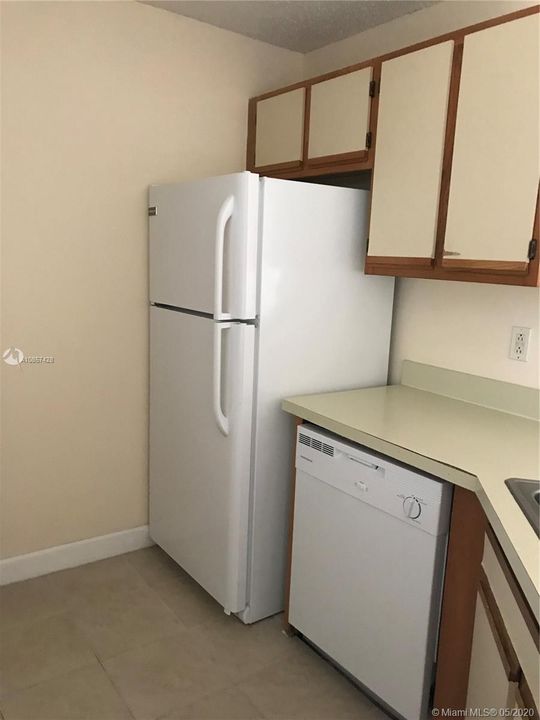 Recently Rented: $1,250 (1 beds, 1 baths, 757 Square Feet)