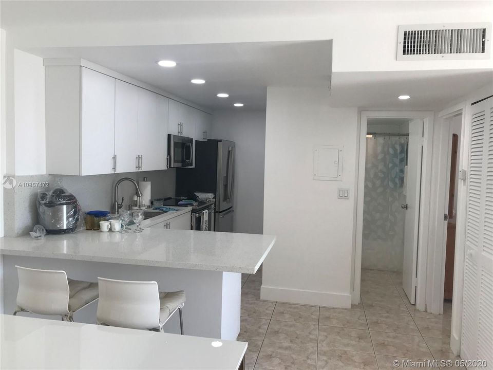 Recently Rented: $2,000 (1 beds, 1 baths, 574 Square Feet)