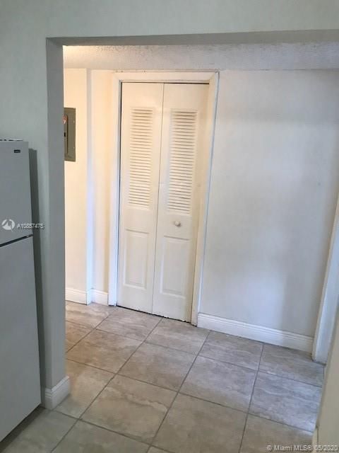 Recently Rented: $950 (0 beds, 1 baths, 867 Square Feet)