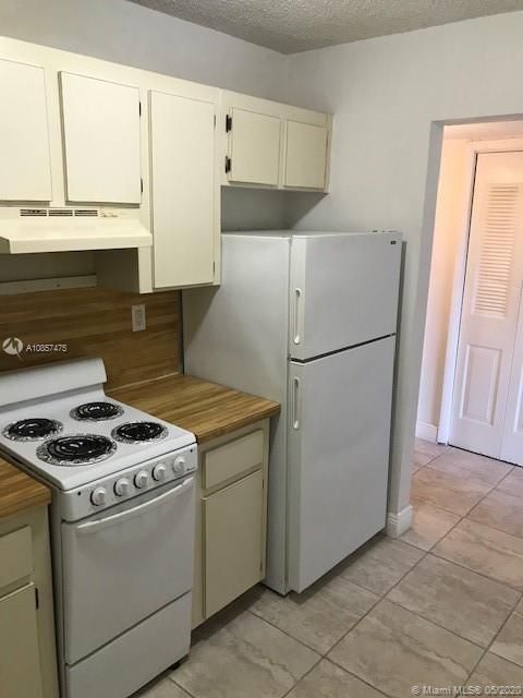 Recently Rented: $950 (0 beds, 1 baths, 867 Square Feet)
