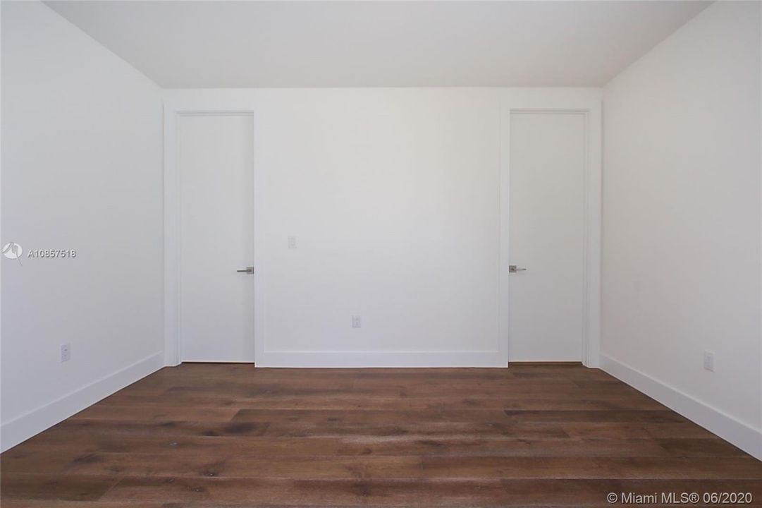 Vendido Recientemente: $790,000 (5 camas, 5 baños, 3624 Pies cuadrados)