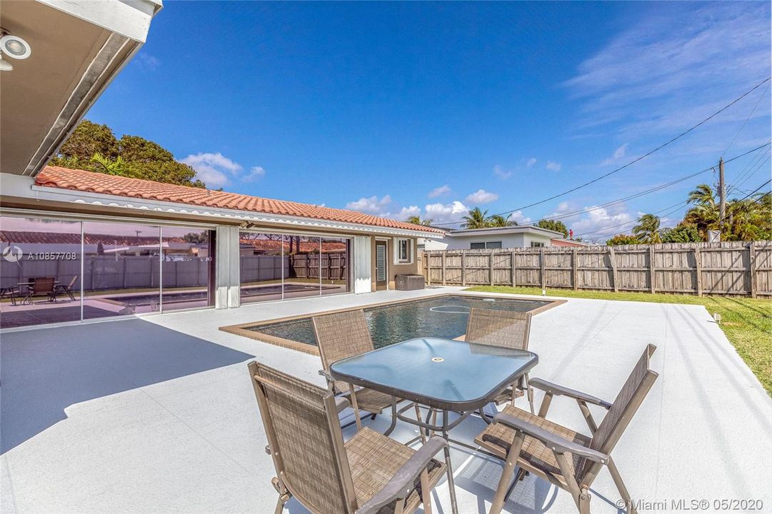 Recently Sold: $449,000 (3 beds, 2 baths, 1535 Square Feet)