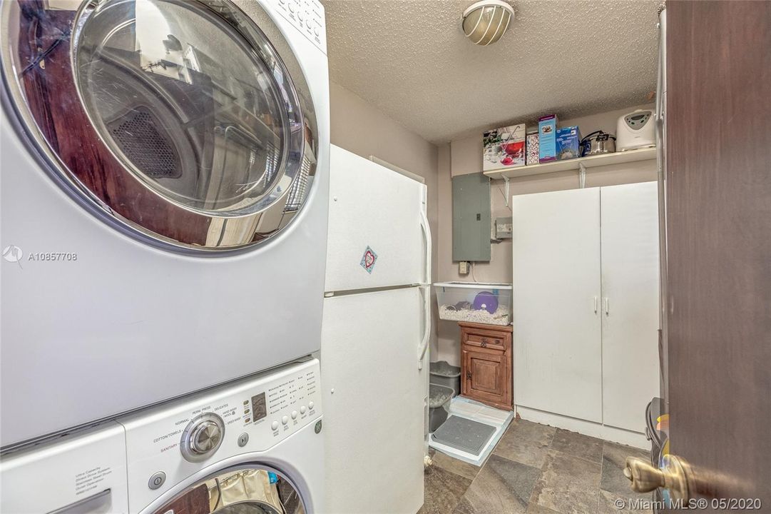 Recently Sold: $449,000 (3 beds, 2 baths, 1535 Square Feet)
