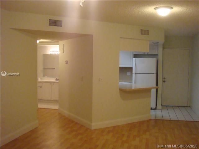 Recently Rented: $1,350 (1 beds, 1 baths, 810 Square Feet)