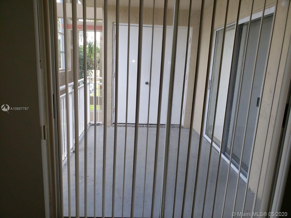Недавно арендовано: $1,550 (2 спален, 2 ванн, 1106 Квадратных фут)