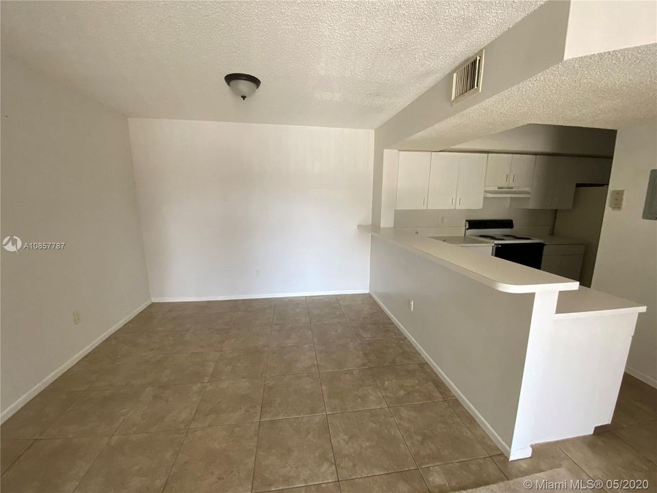 Недавно арендовано: $1,550 (2 спален, 2 ванн, 1106 Квадратных фут)