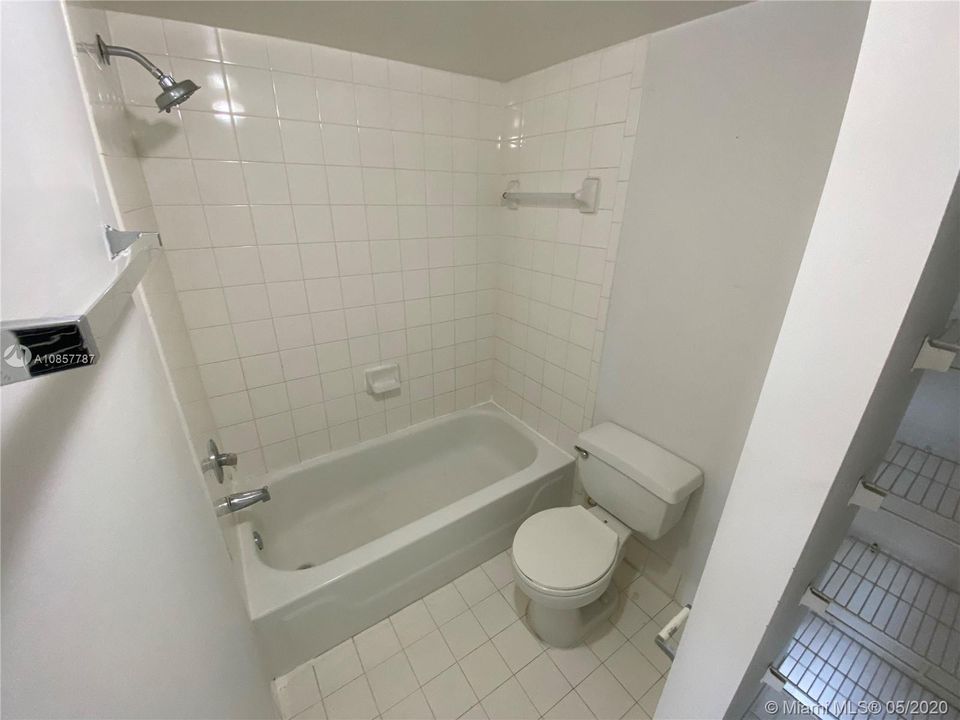 Недавно арендовано: $1,550 (2 спален, 2 ванн, 1106 Квадратных фут)