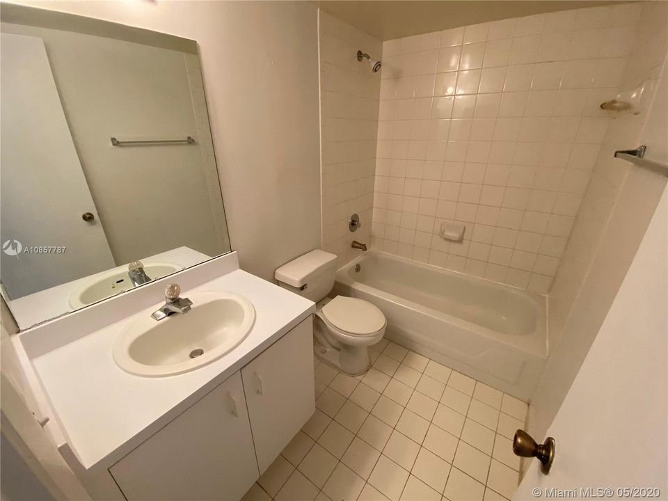 Недавно арендовано: $1,550 (2 спален, 2 ванн, 1106 Квадратных фут)