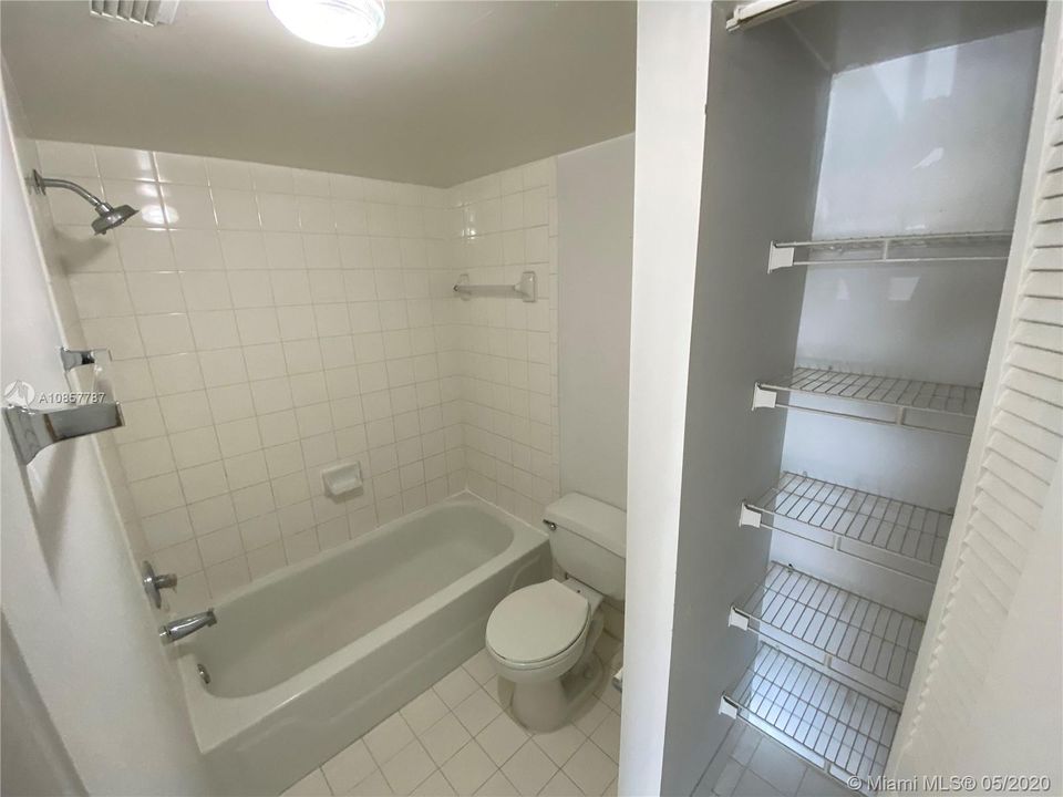 Недавно арендовано: $1,550 (2 спален, 2 ванн, 1106 Квадратных фут)